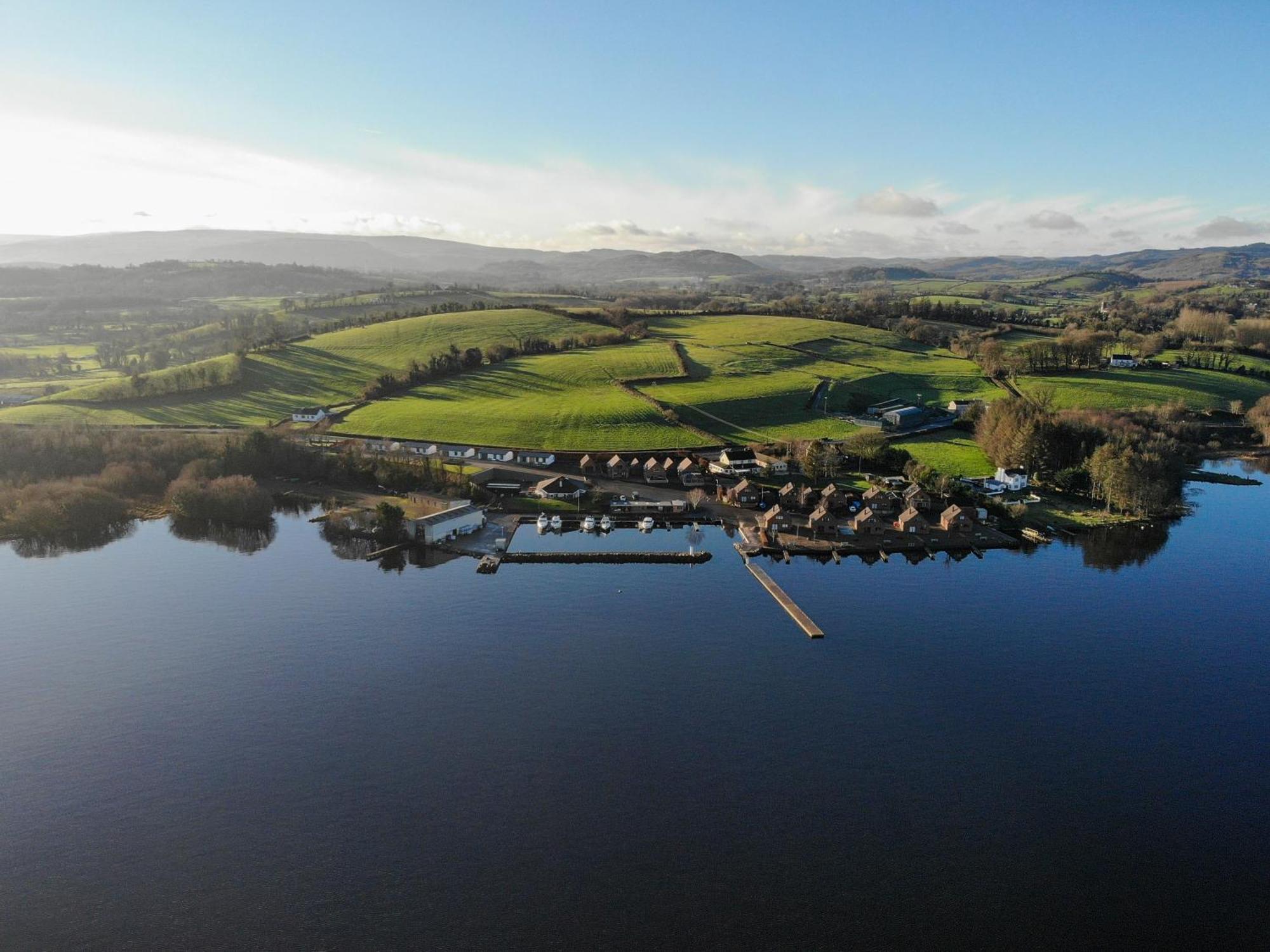 Tullybay Holiday Lodges Enniskillen Exterior foto